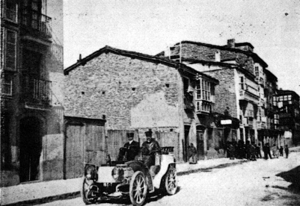 primer-coche-frances-que-llego-a-vitoria-1900